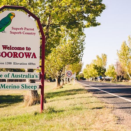 Boorowa Hotel Екстер'єр фото