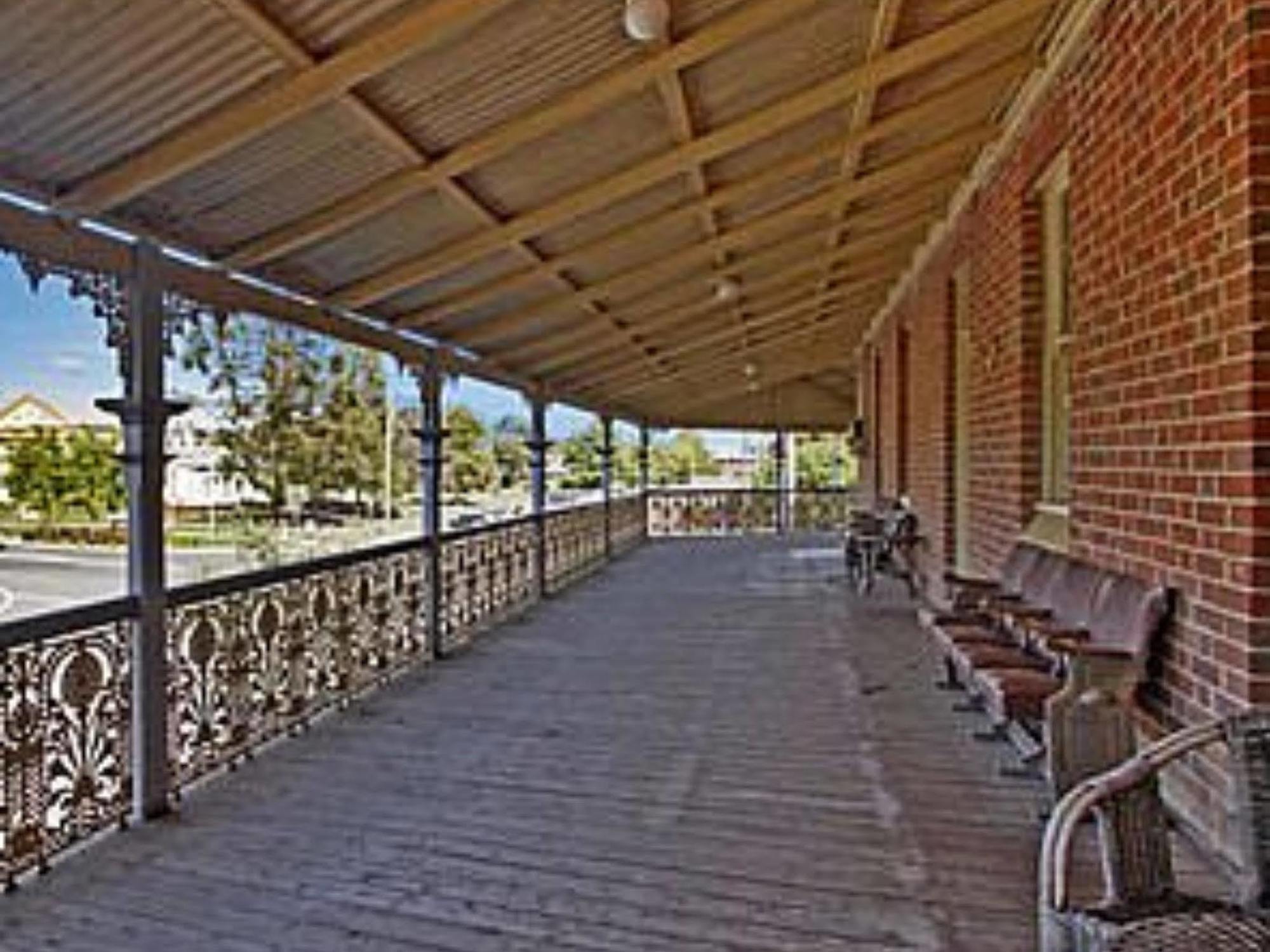 Boorowa Hotel Екстер'єр фото